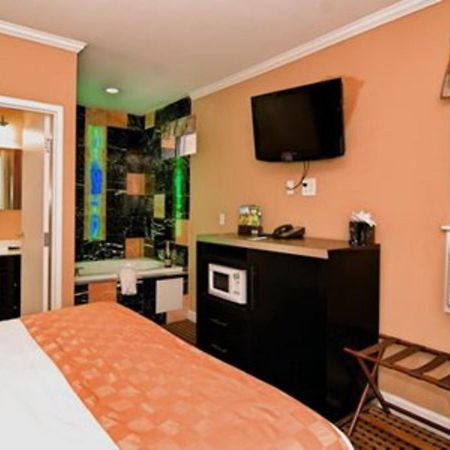 The Prince Hotel Tunkhannock エクステリア 写真