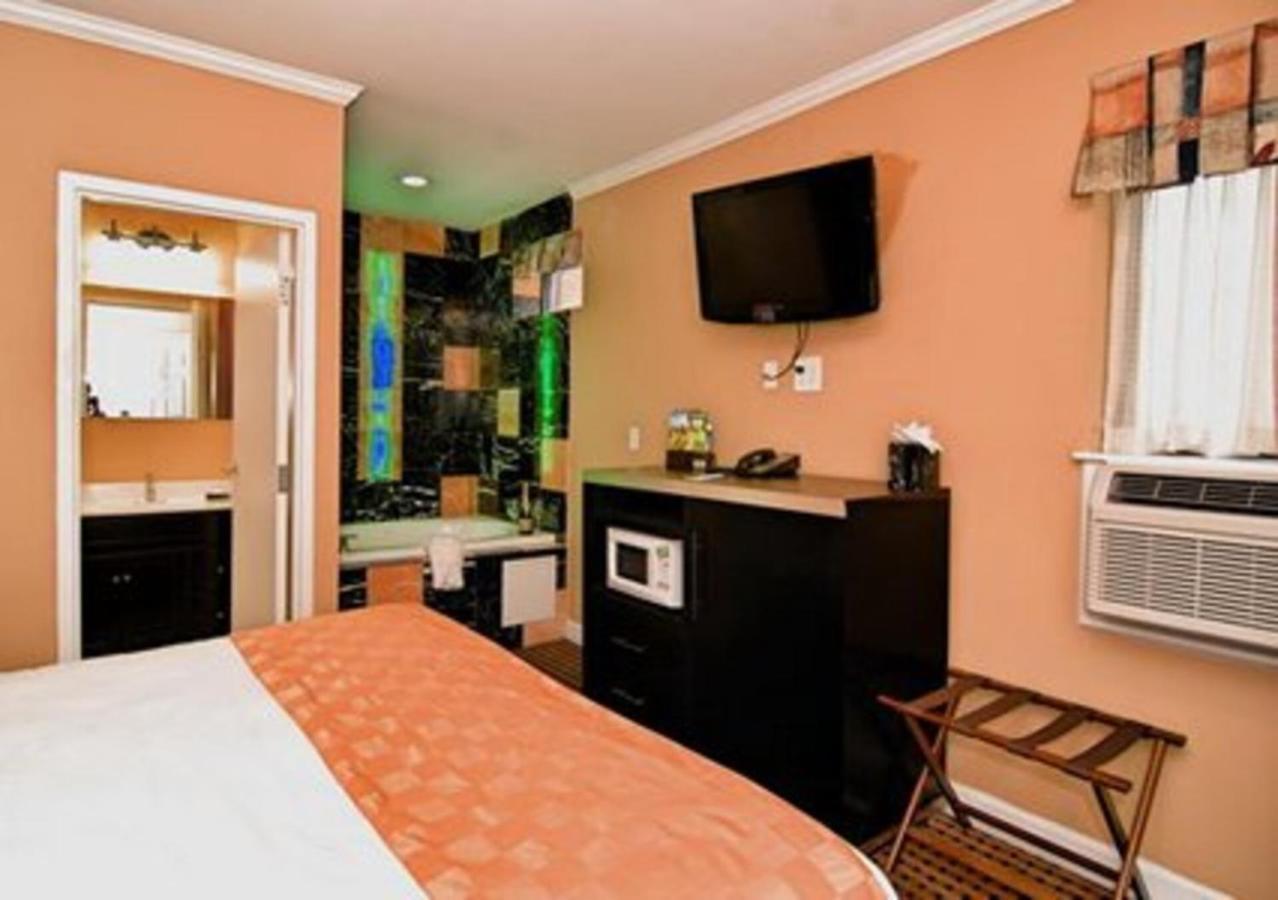 The Prince Hotel Tunkhannock エクステリア 写真